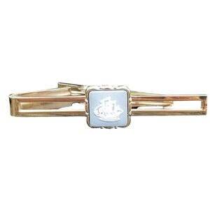 STRATTON WEDGEWOOD VINTAGE GOLDPLATED TIE BAR WITH SHIP DESIGN